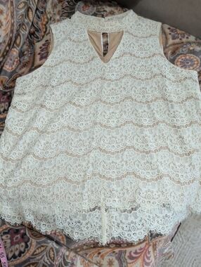 Rose & Olive Cream Lace Sleeveless Keyhole Camisole Size XL